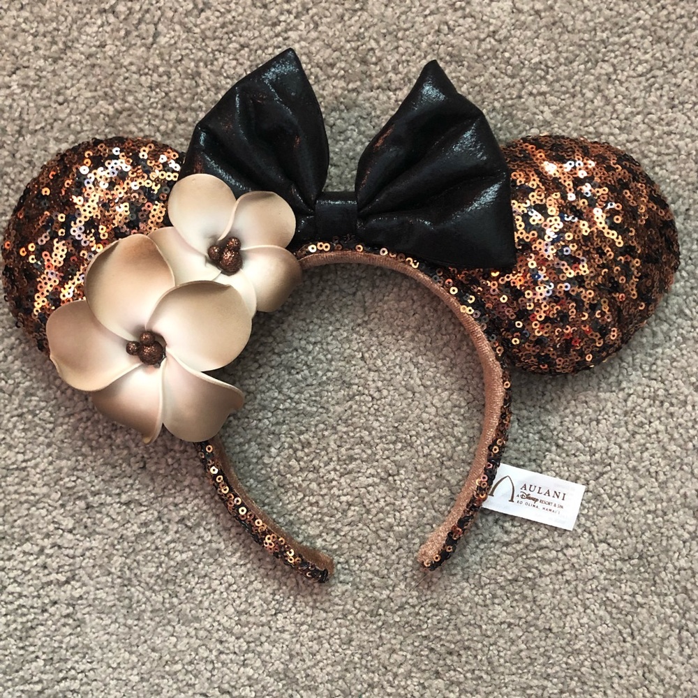 NWOT Disney Aulani Plumeria Ears
